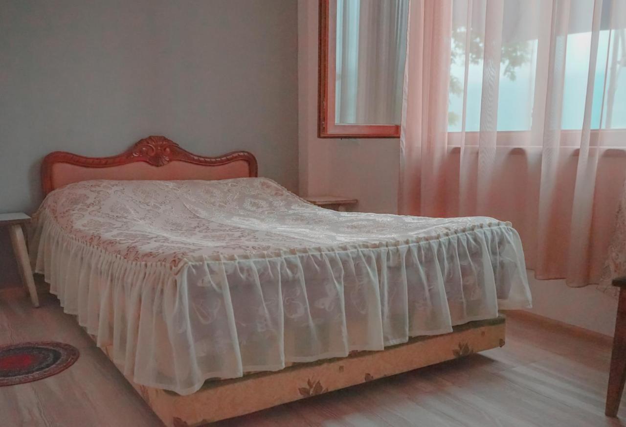 Ana-Maria Bnb Tat'ev Ngoại thất bức ảnh