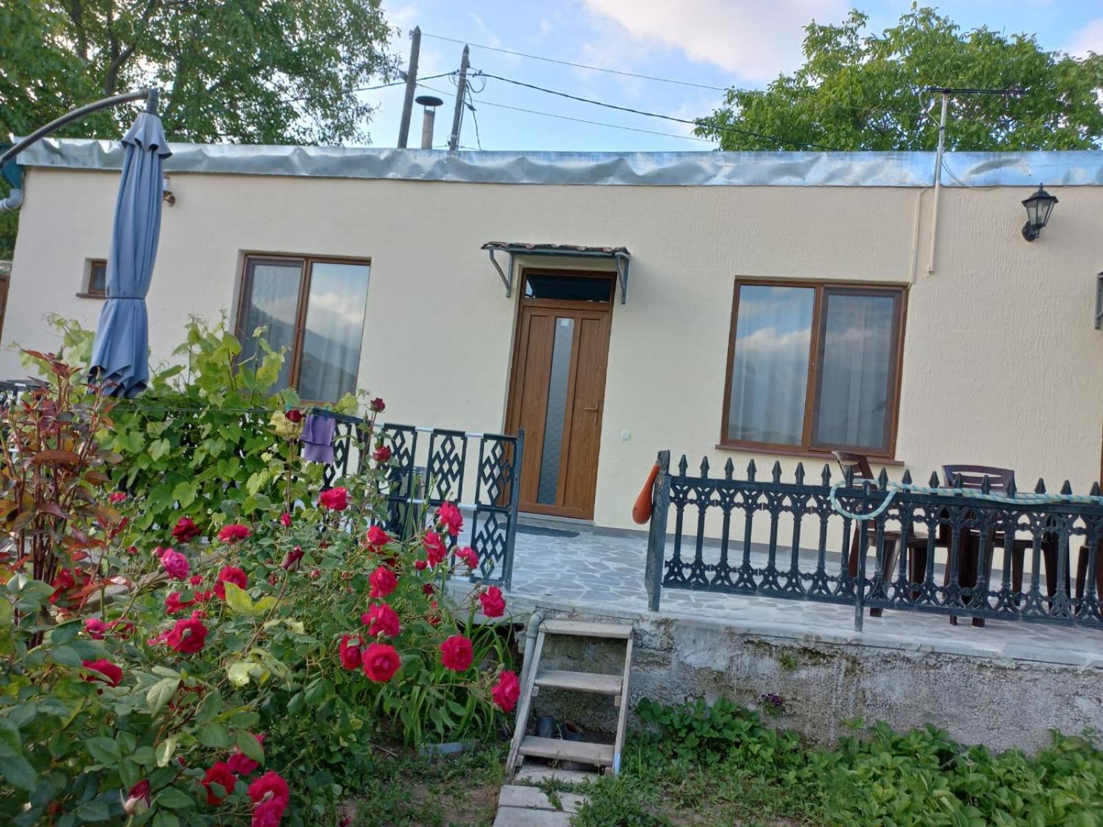 Ana-Maria Bnb Tat'ev Ngoại thất bức ảnh